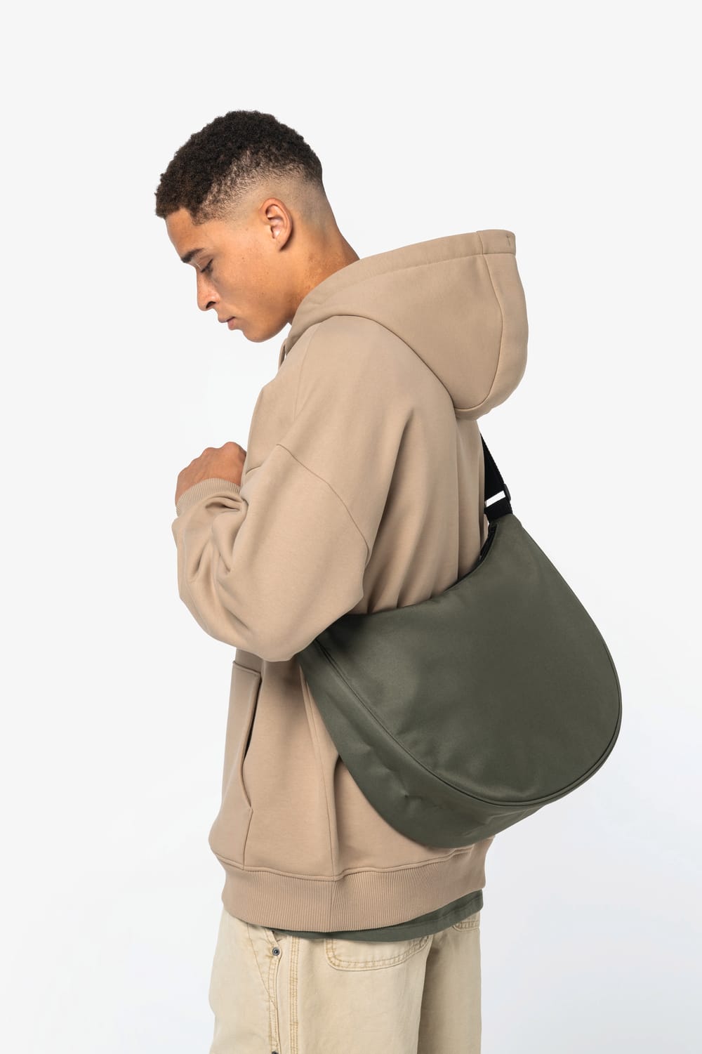 Bolso bandolera sostenible de media luna