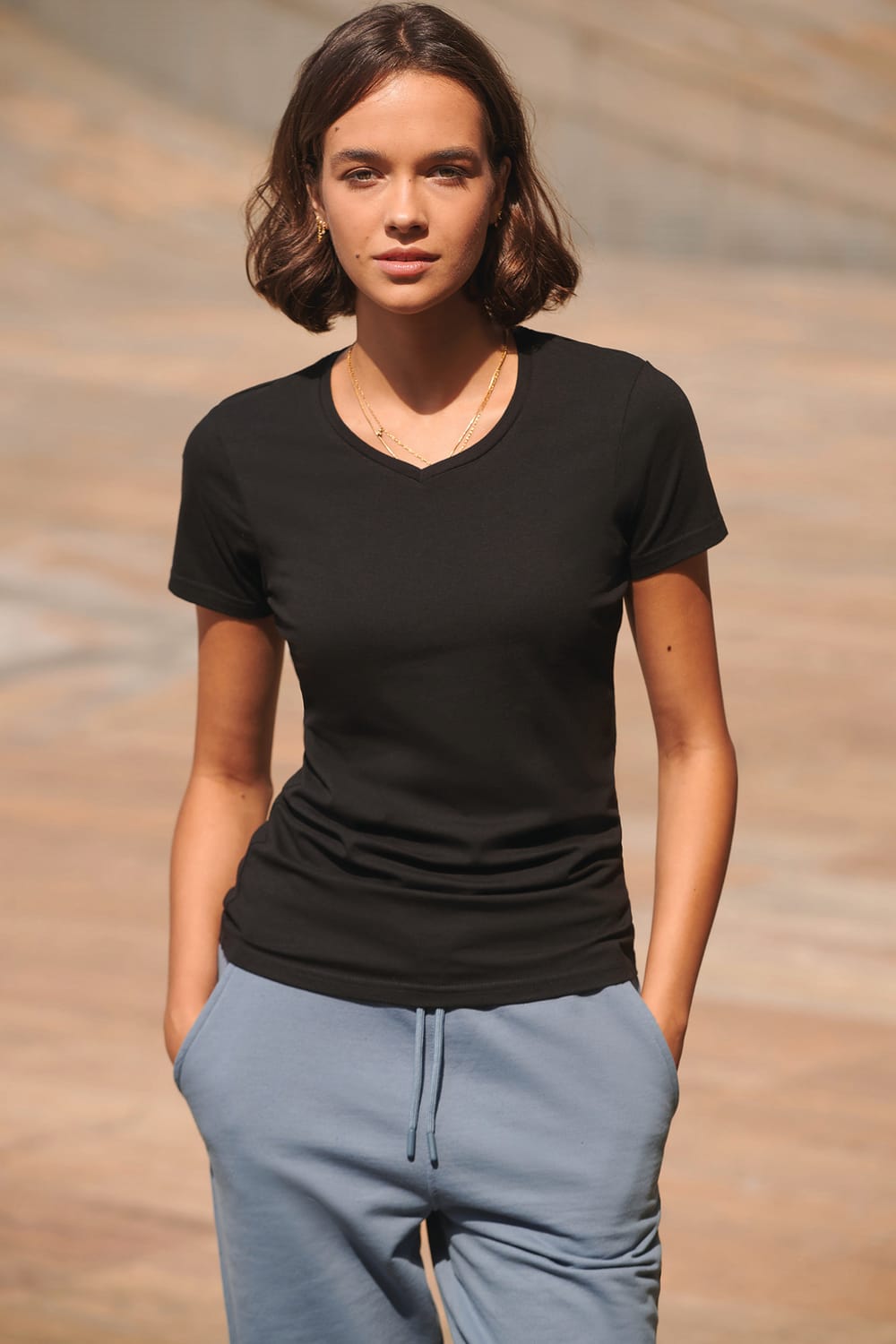 Camiseta Feel Good cuello de pico mujer