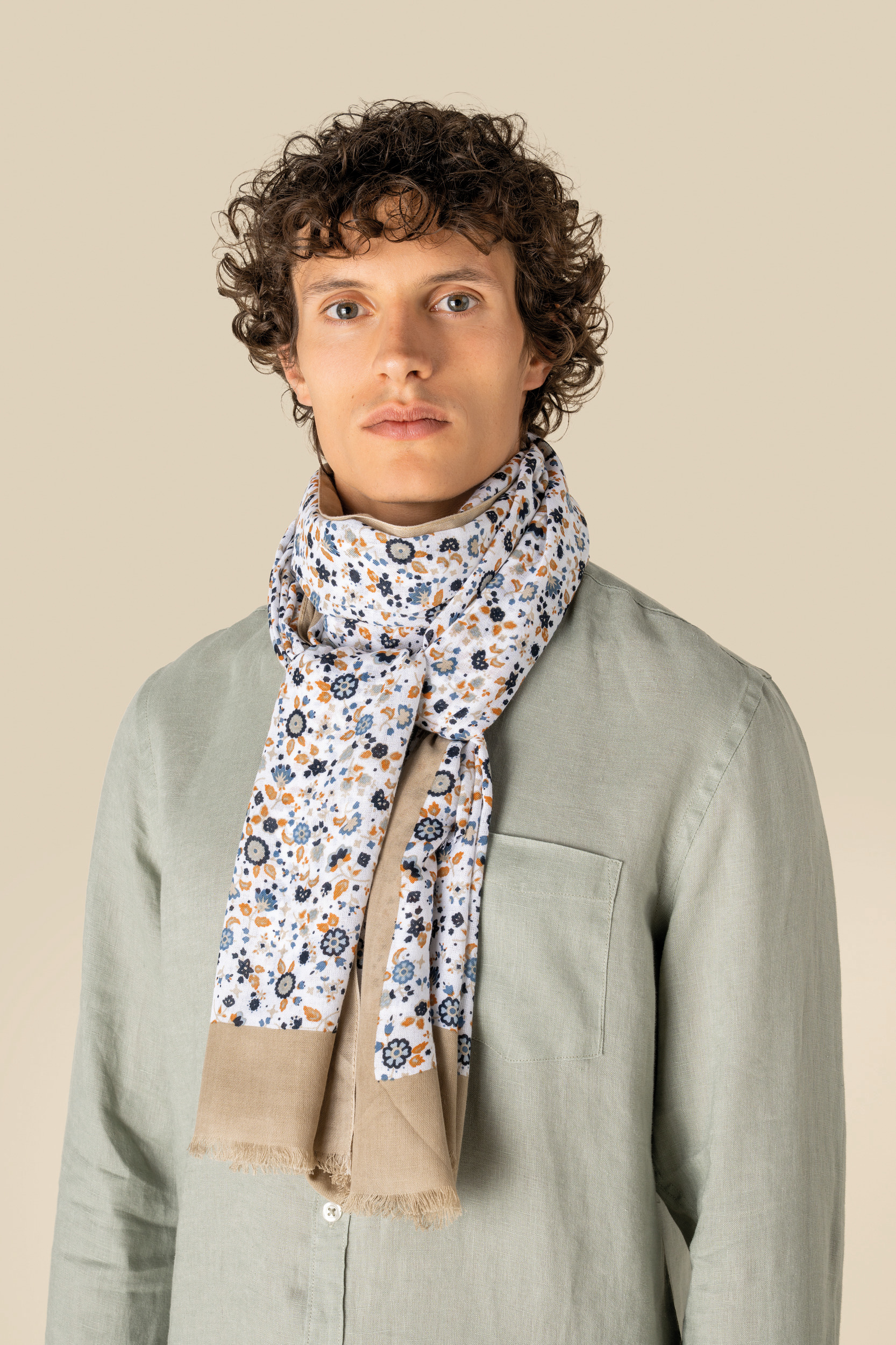 Fular con estampado floral unisex