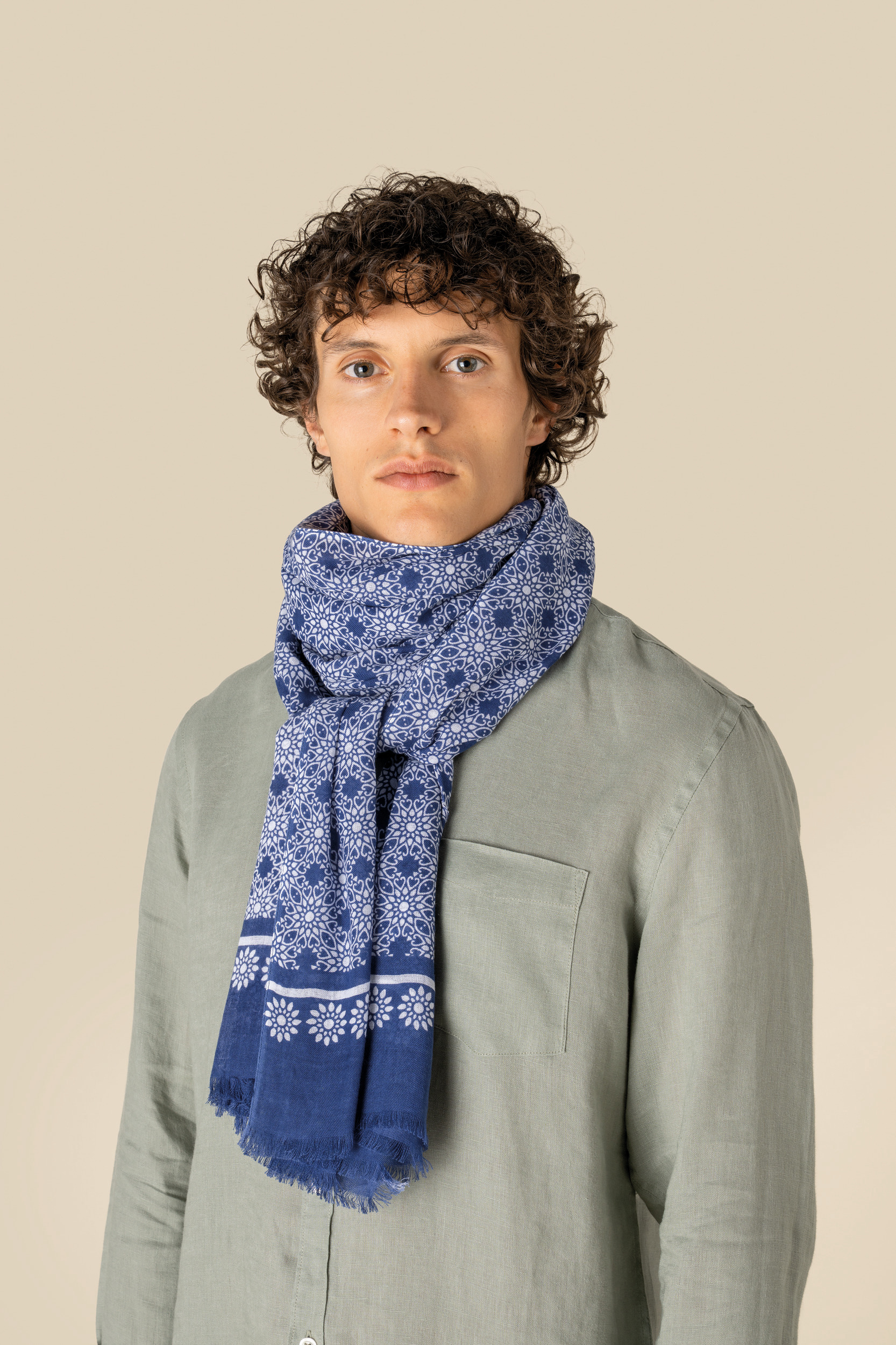 Fular con estampado floral unisex