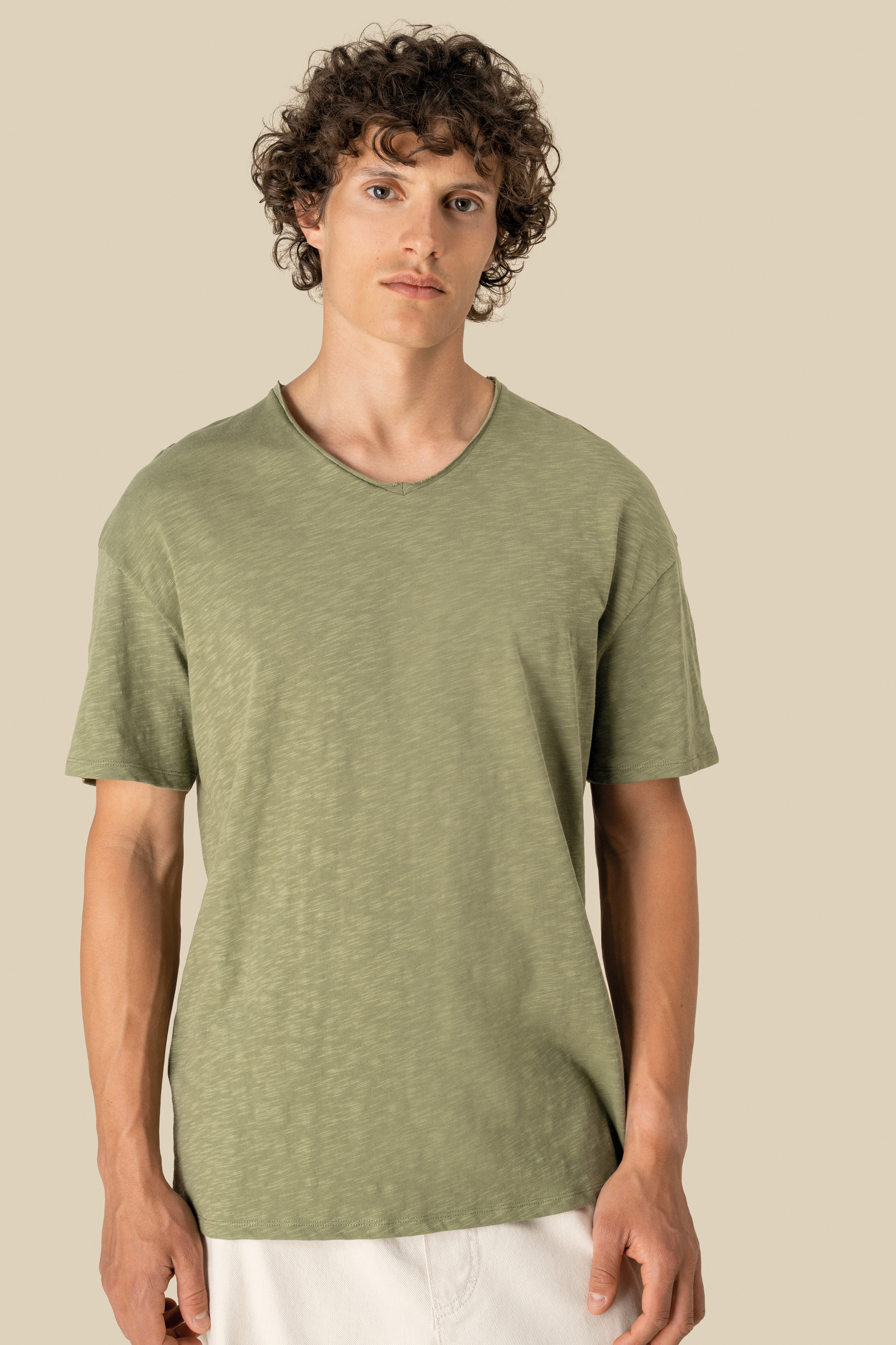 Camiseta ecorresponsable cuello slub y hombros caídos hombre