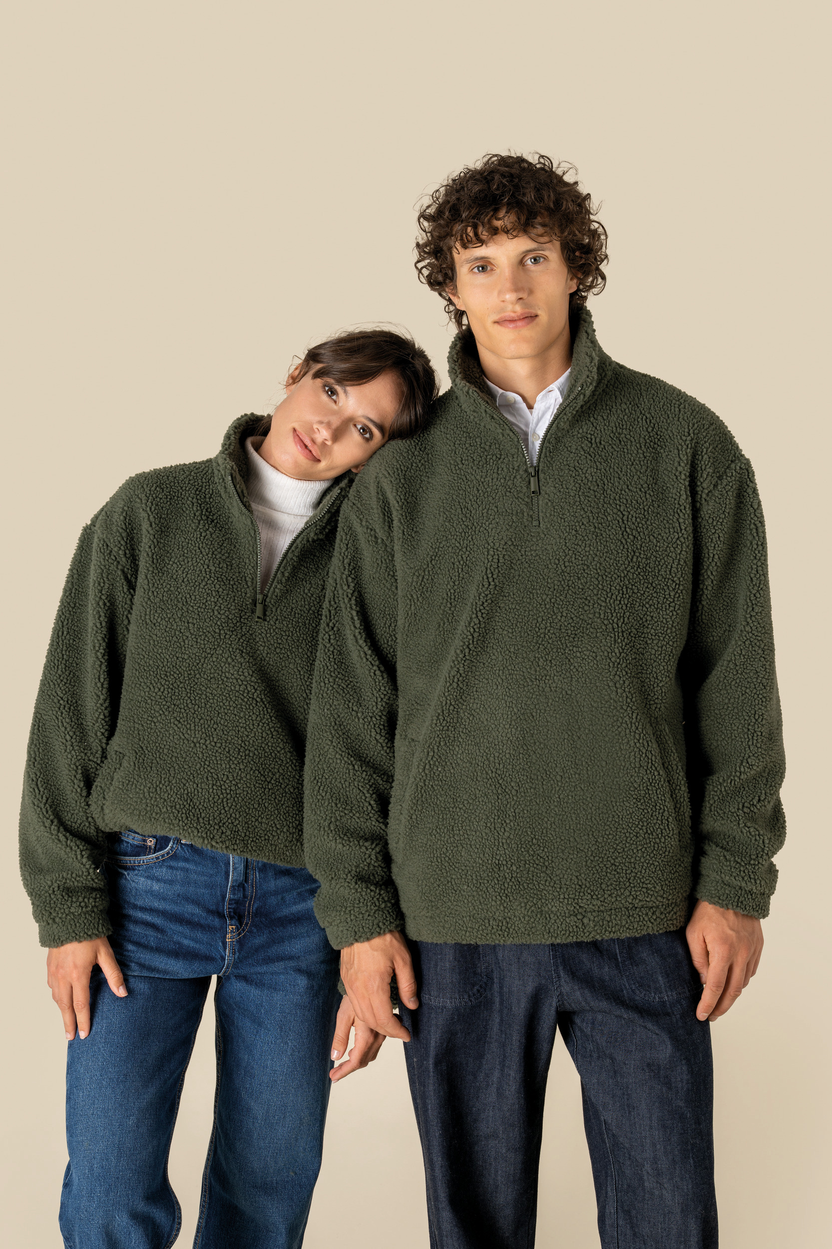 Sudadera de sherpa con 1/4 de cremallera y hombros caídos unisex