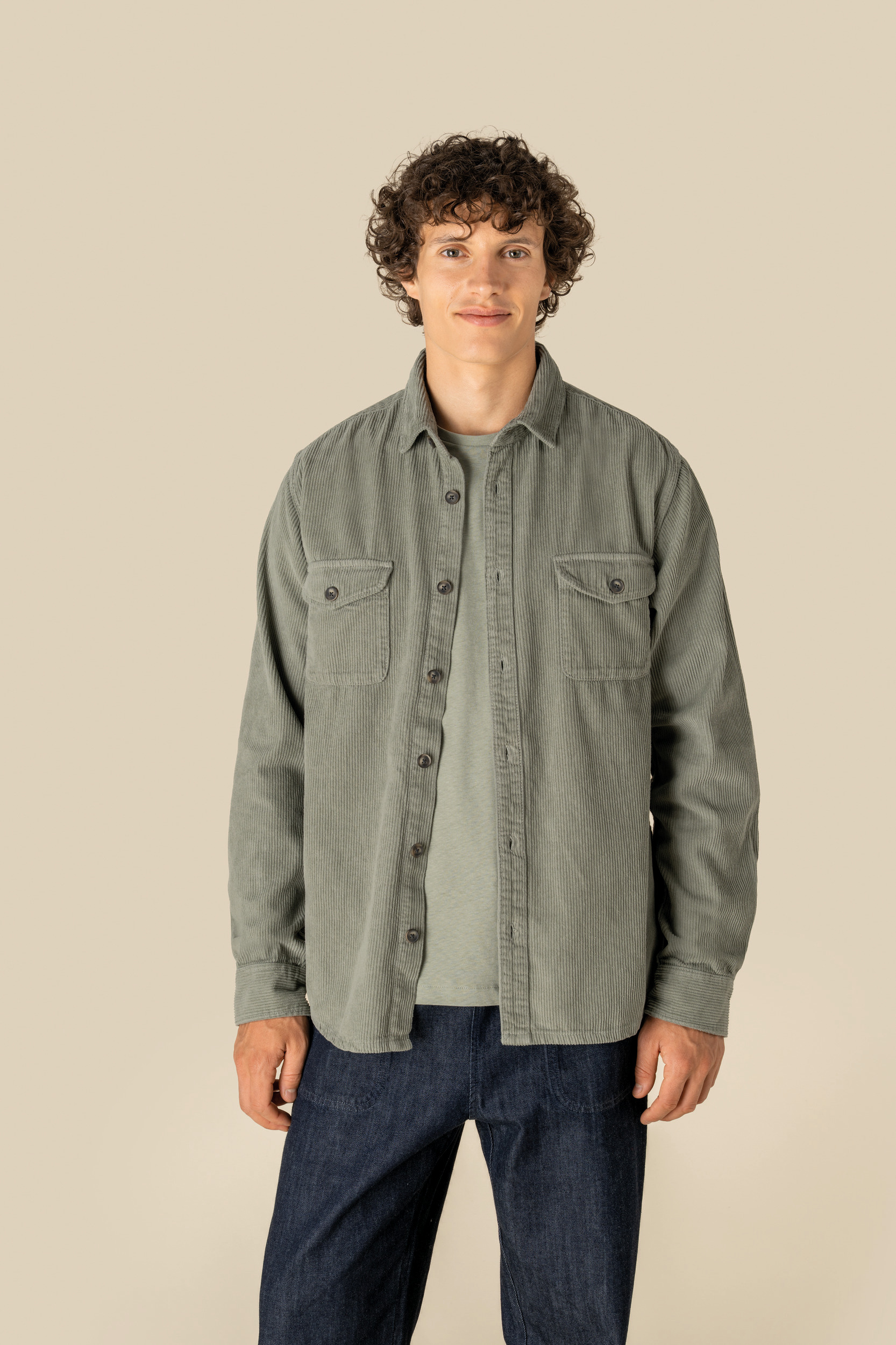 Sobrecamisa ecorresponsable efecto lavado de pana hombre